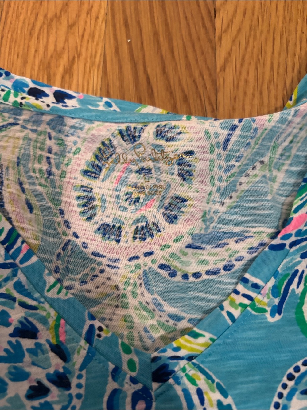 Lilly Pulitzer Large Tropical Print V-Neck Tee in Aqua Blue - Picture 2 of 4